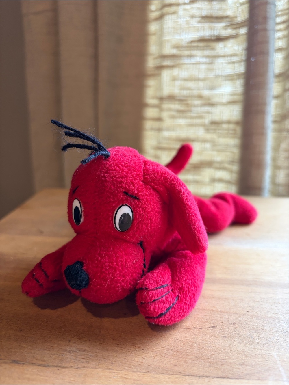 Vintage 1997 8”Scholastic Side Kicks Clifford the Big Red Dog bean bag plush toy